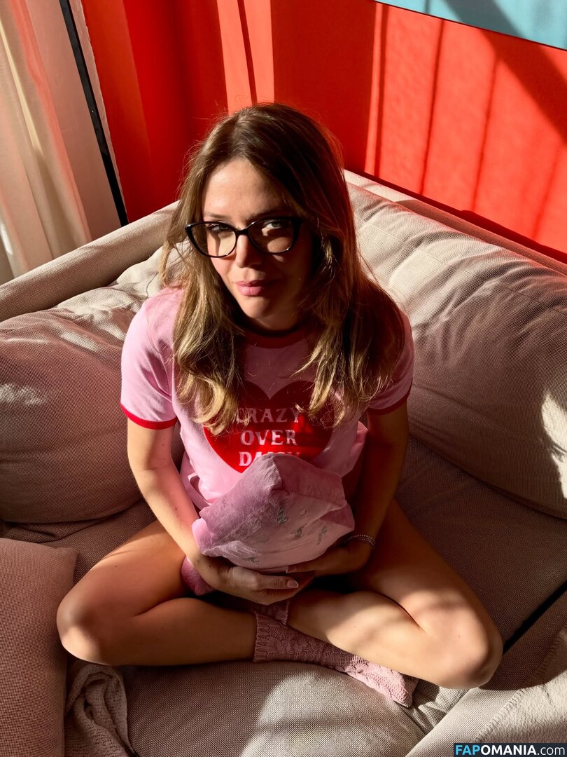 1ecemkaravus / Ecem Karavus / ecmkrvs / https: Nahý OnlyFans  Uniklá fotka #25