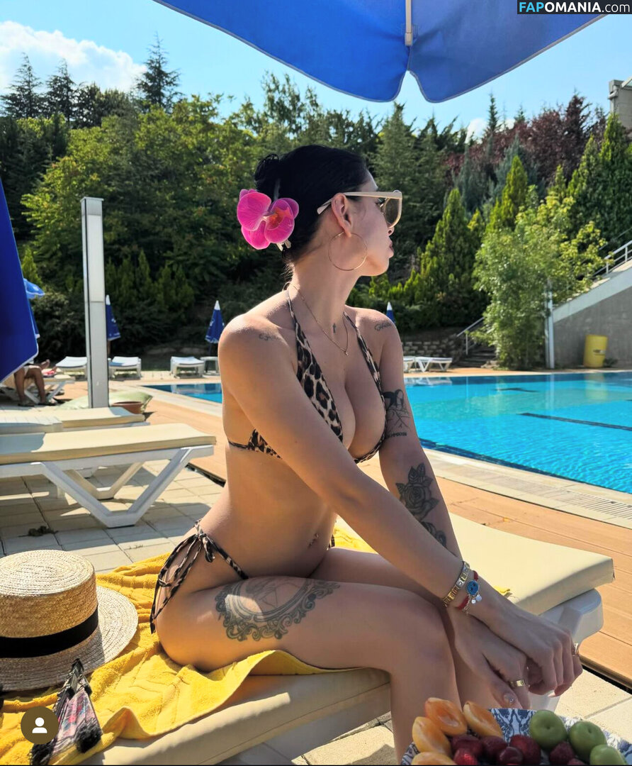 Edibe Bereket / Madamelyax Nahý OnlyFans  Uniklá fotka #6