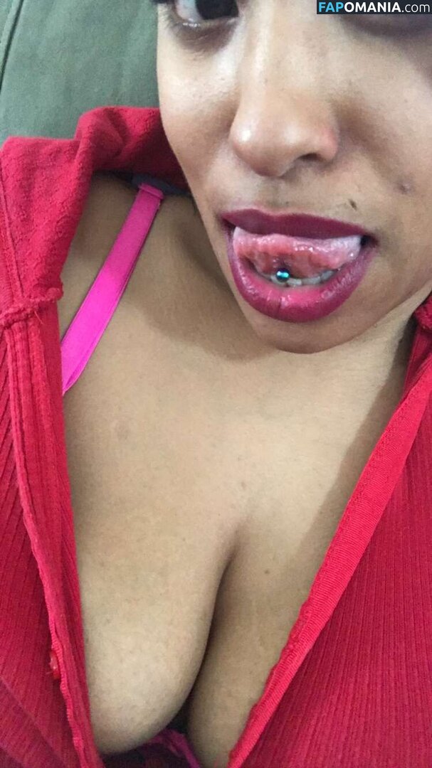 Elaynah Nahý OnlyFans  Uniklá fotka #11
