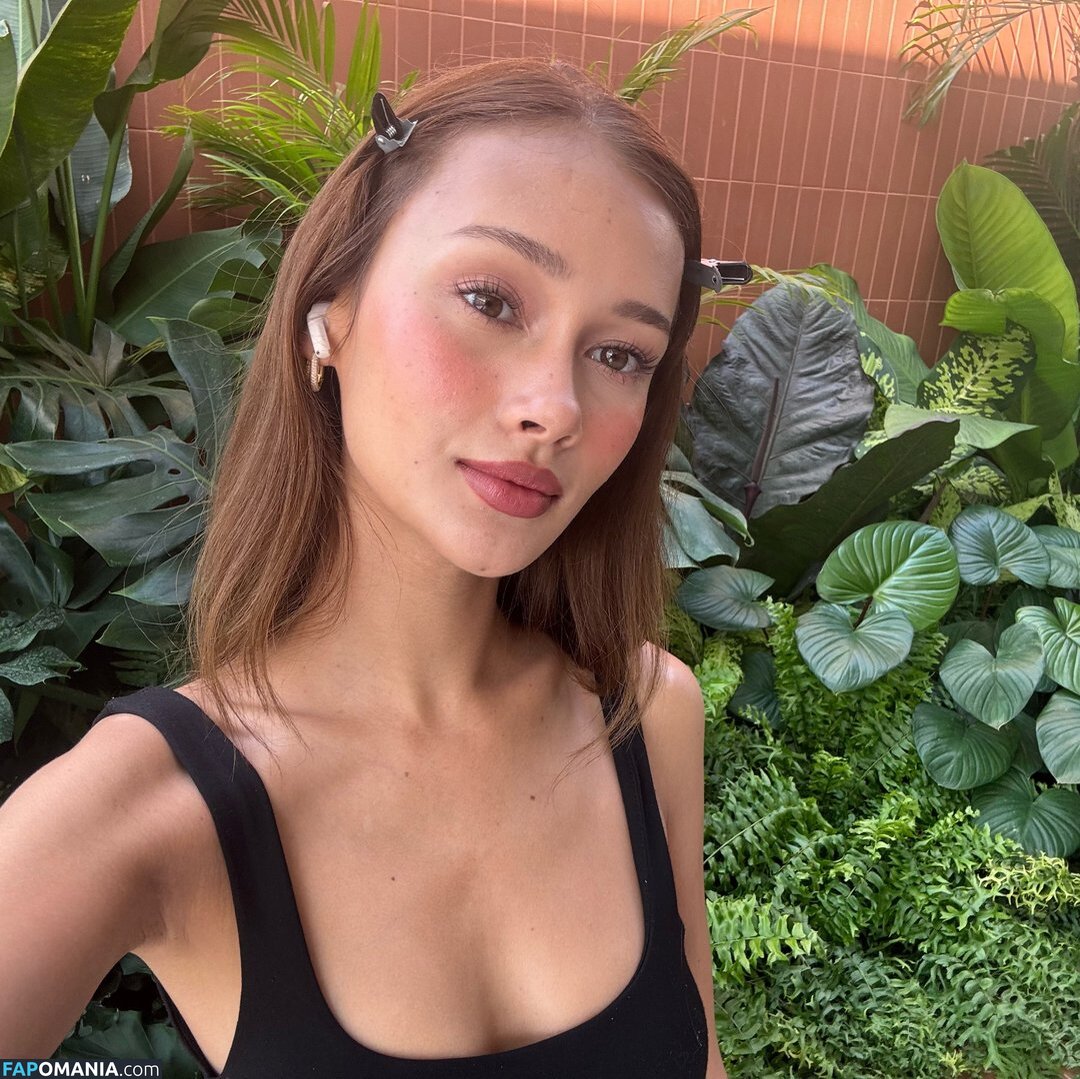 Eleanor Thompson / EleanorThomps / elxiethompson / https: Nahý OnlyFans  Uniklá fotka #1