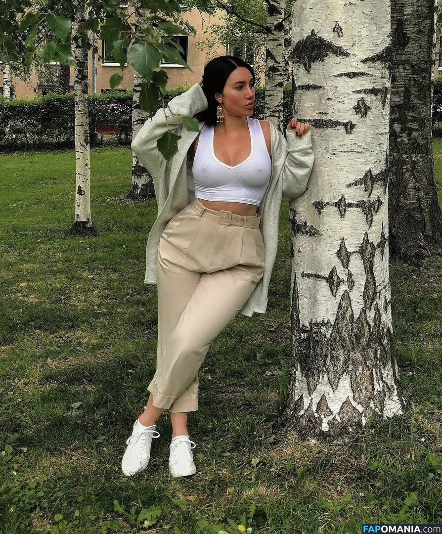 elenipolinski Nahý OnlyFans  Uniklá fotka #10