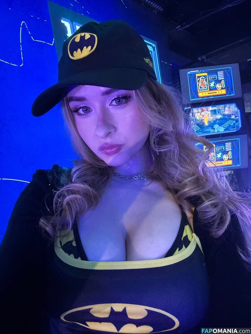 elina twich Nahý OnlyFans  Uniklá fotka #1