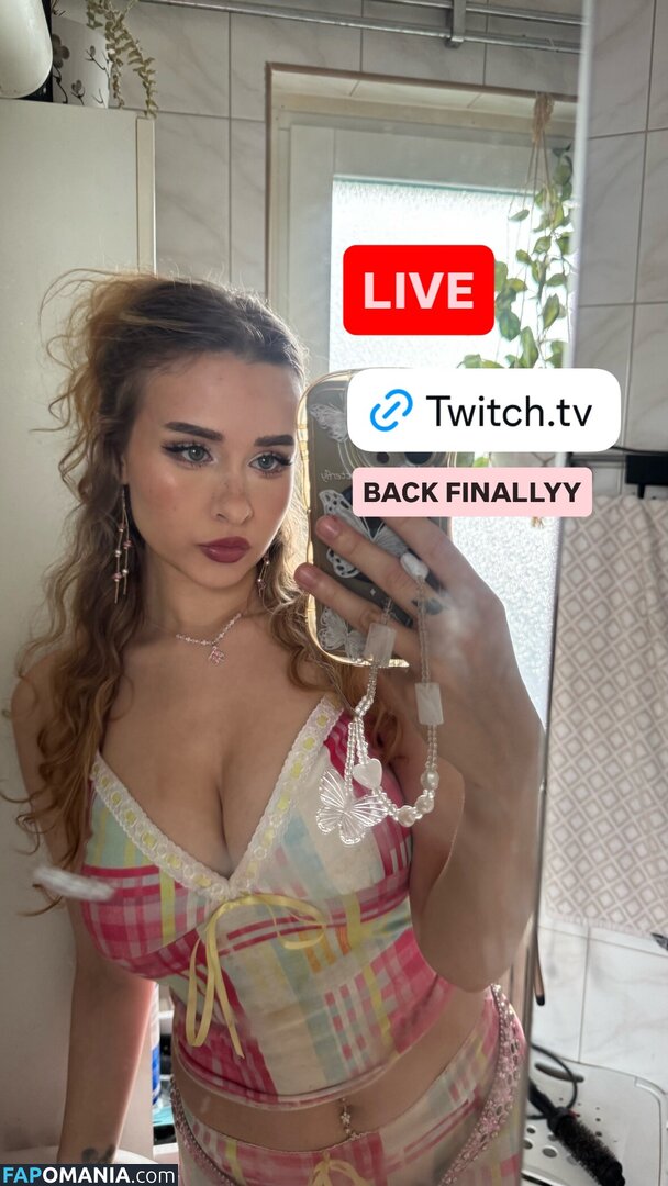 elina twich Nahý OnlyFans  Uniklá fotka #12