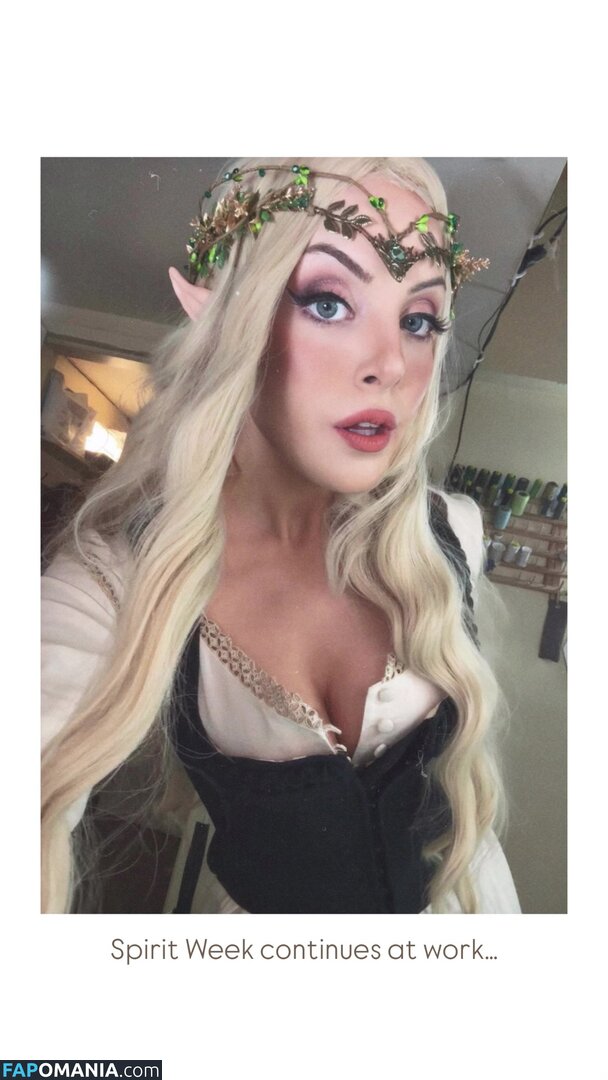 Elizabeth Gillies / lizgillz Nahý OnlyFans  Uniklá fotka #2