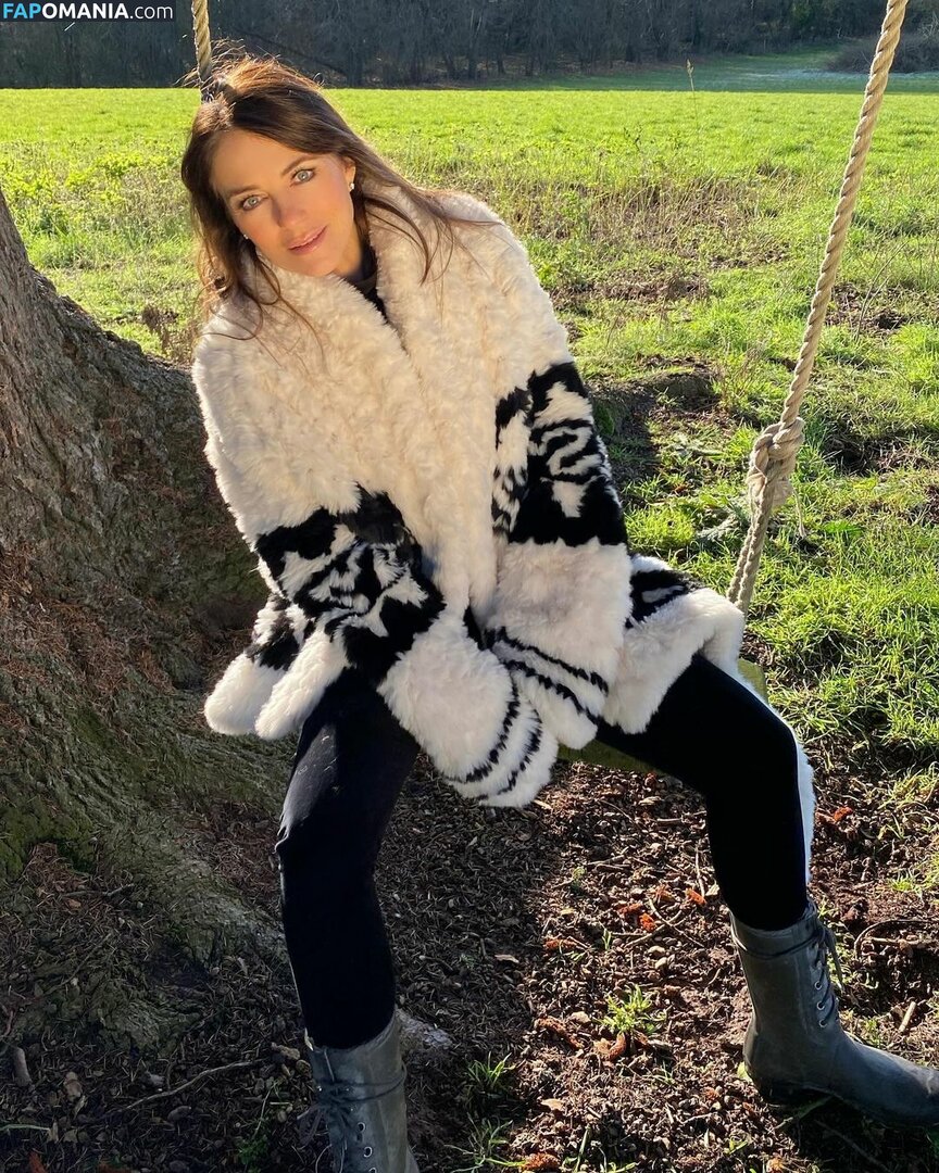 Elizabeth Hurley / elizabethhurley / elizabethhurley1 Nahý OnlyFans  Uniklá fotka #334