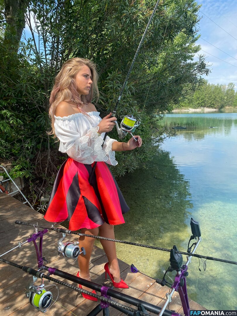 Elizabeth Shostak Nahý OnlyFans  Uniklá fotka #3