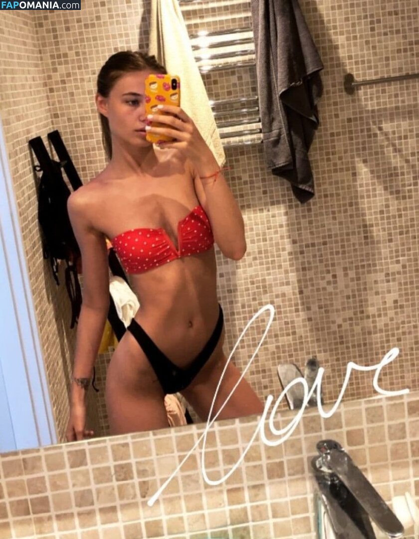 Elizabeth Vasilenko / elizabethvasilenko / elizvasilenko Nahý OnlyFans  Uniklá fotka #9