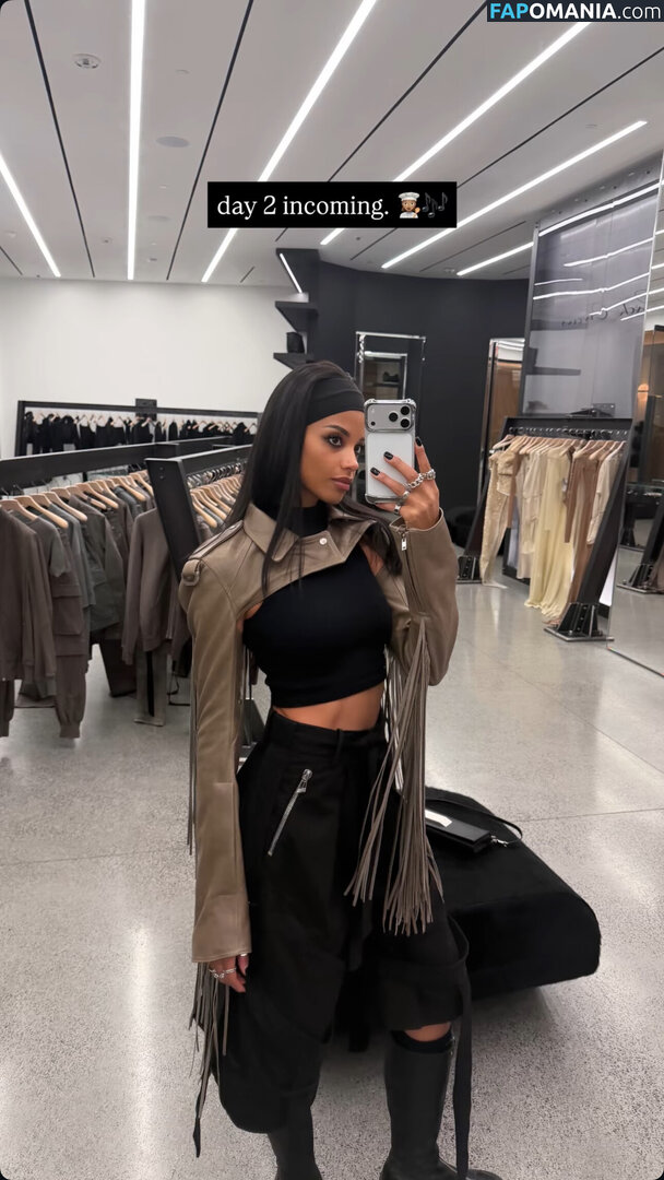 Ella Balinska / ellabalinska Nahý OnlyFans  Uniklá fotka #12