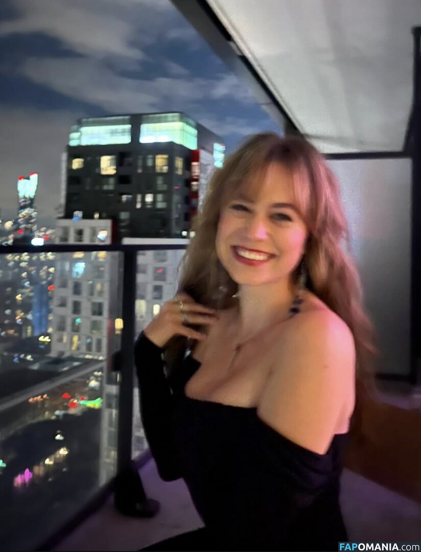 Ella Ballentine / ellaballentine Nahý OnlyFans  Uniklá fotka #1