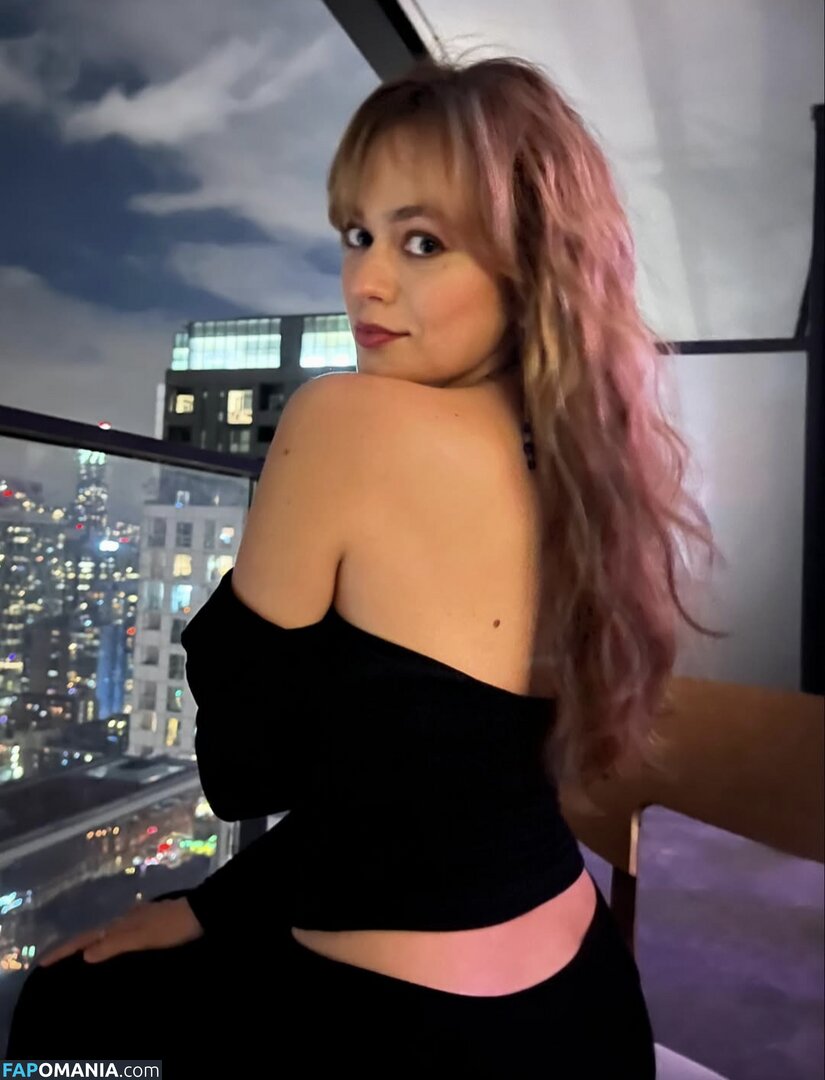 Ella Ballentine / ellaballentine Nahý OnlyFans  Uniklá fotka #2