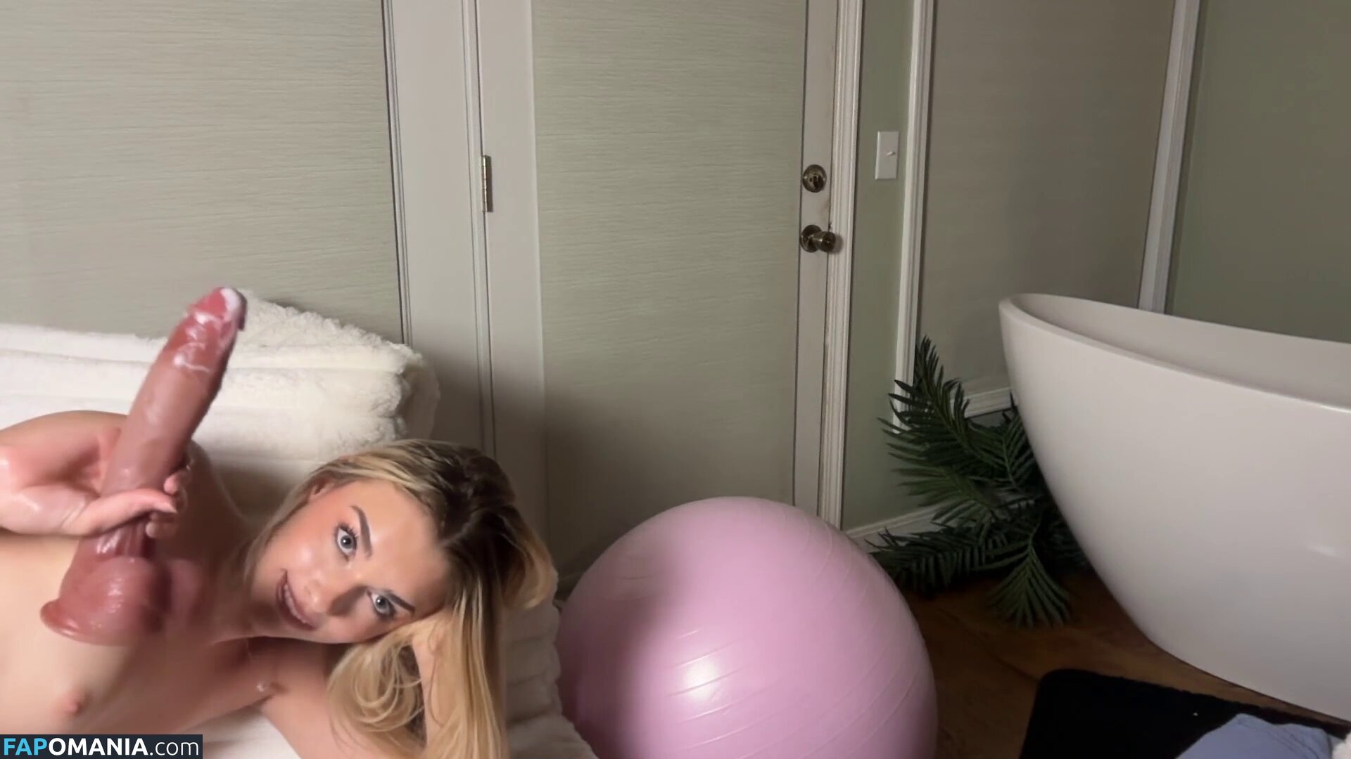 Ella Lowe / ellalowe Nahý OnlyFans  Uniklá fotka #2