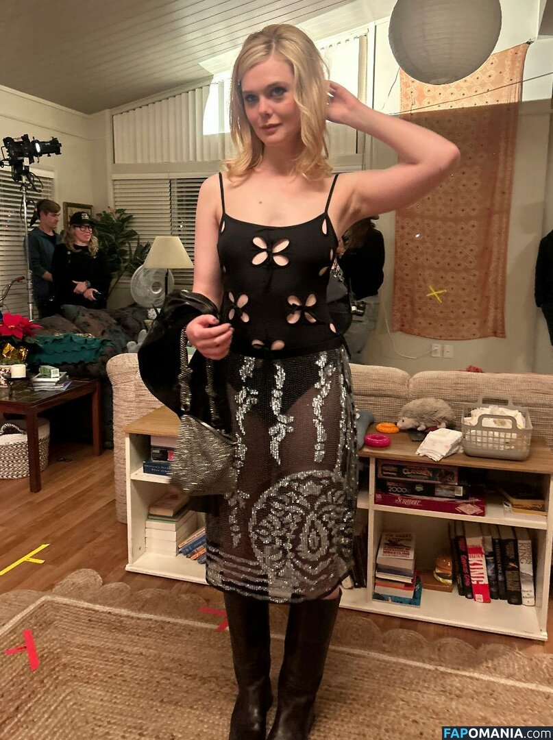 Elle Fanning / ellefanning Nahý OnlyFans  Uniklá fotka #147