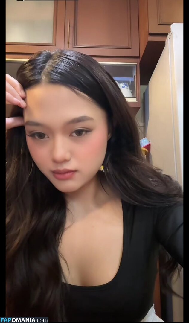 Ellesyanamira / PrincessEllesya Nahý OnlyFans  Uniklá fotka #1