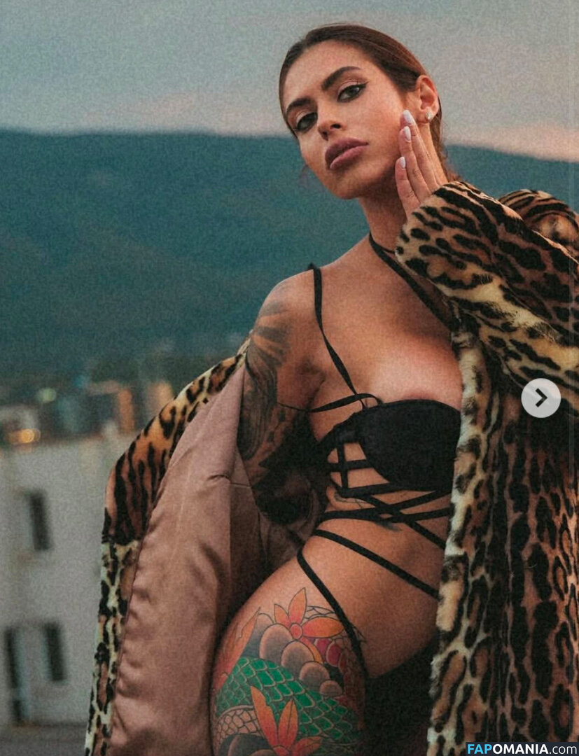ellsii_ / inkedelenaa Nahý OnlyFans  Uniklá fotka #11