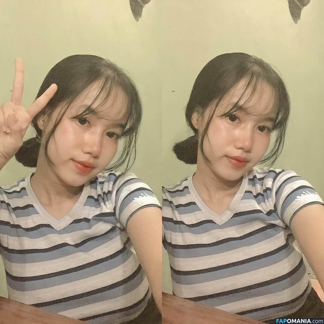Elvara Caliva / yourelvv / yourelvv_ Nahý OnlyFans  Uniklá fotka #18