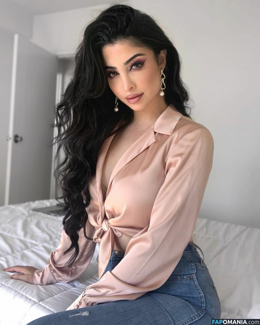 Elwa Saleh Nahý OnlyFans  Uniklá fotka #13