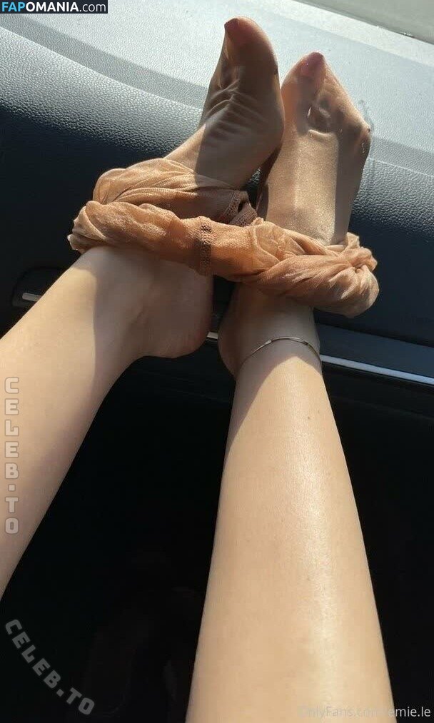Emie.le / emie_le Nahý OnlyFans  Uniklá fotka #2