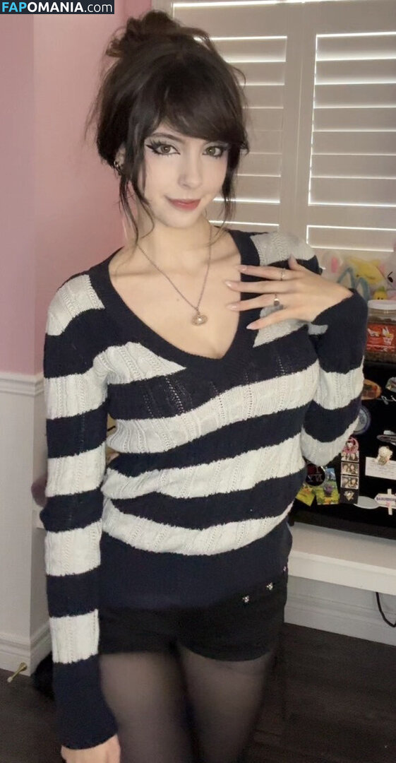 __emiki / em098 / emik28 / emiki / emiki28 / ilovekitties.28 Nahý OnlyFans  Uniklá fotka #8