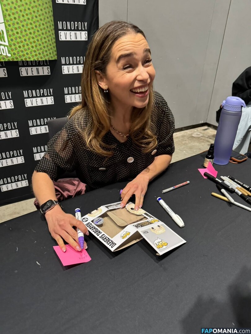 Emilia Clarke / clarkeyxo / emilia_clarke / emiliaclarke Nahý OnlyFans  Uniklá fotka #889