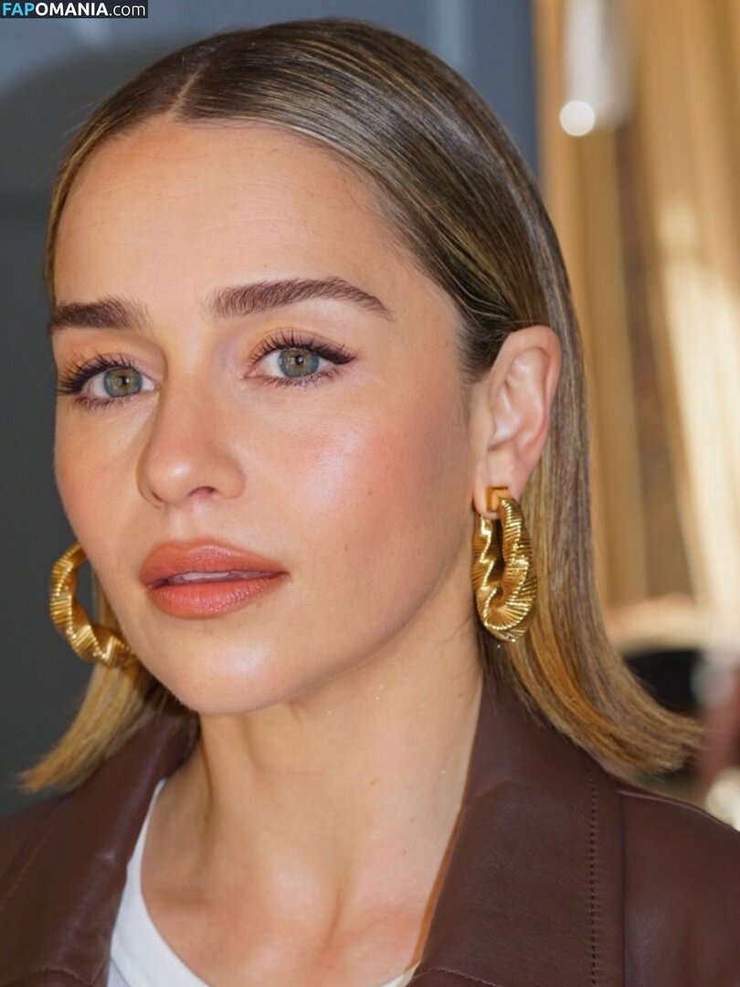 Emilia Clarke / clarkeyxo / emilia_clarke / emiliaclarke / emiliaclarkecentral / https: Nahý OnlyFans  Uniklá fotka #925