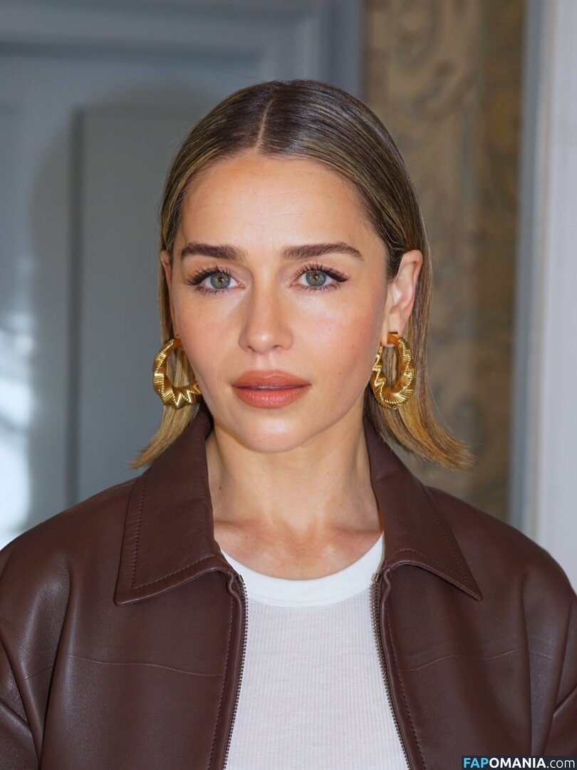 Emilia Clarke / clarkeyxo / emilia_clarke / emiliaclarke / emiliaclarkecentral / https: Nahý OnlyFans  Uniklá fotka #926