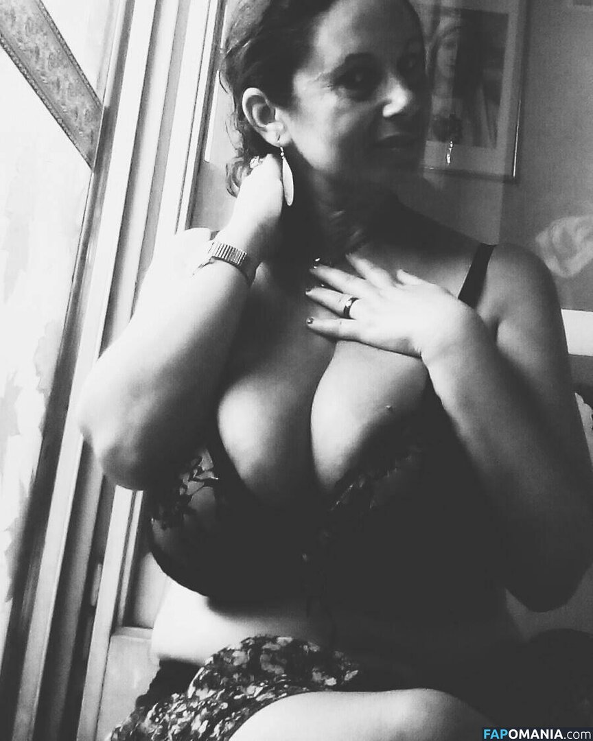 Emilia Di Giovanni / falena1971 Nahý OnlyFans  Uniklá fotka #40