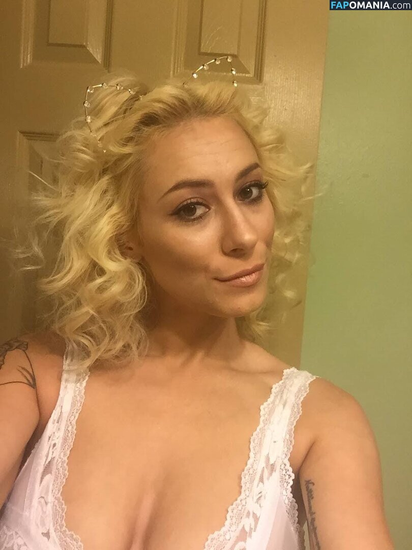 Emilia Moreland / Emily Moreland / Emmy Monroe / LadyLoveRival / LadyRival / LadyyRival / hypnotichealingby_emilia Nahý OnlyFans  Uniklá fotka #5