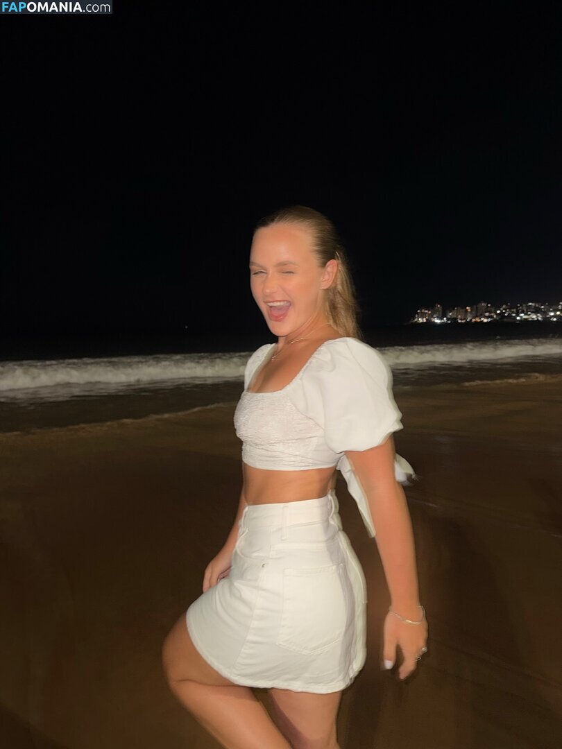Emilly Schellmann / _emillyschellmann Nahý OnlyFans  Uniklá fotka #9