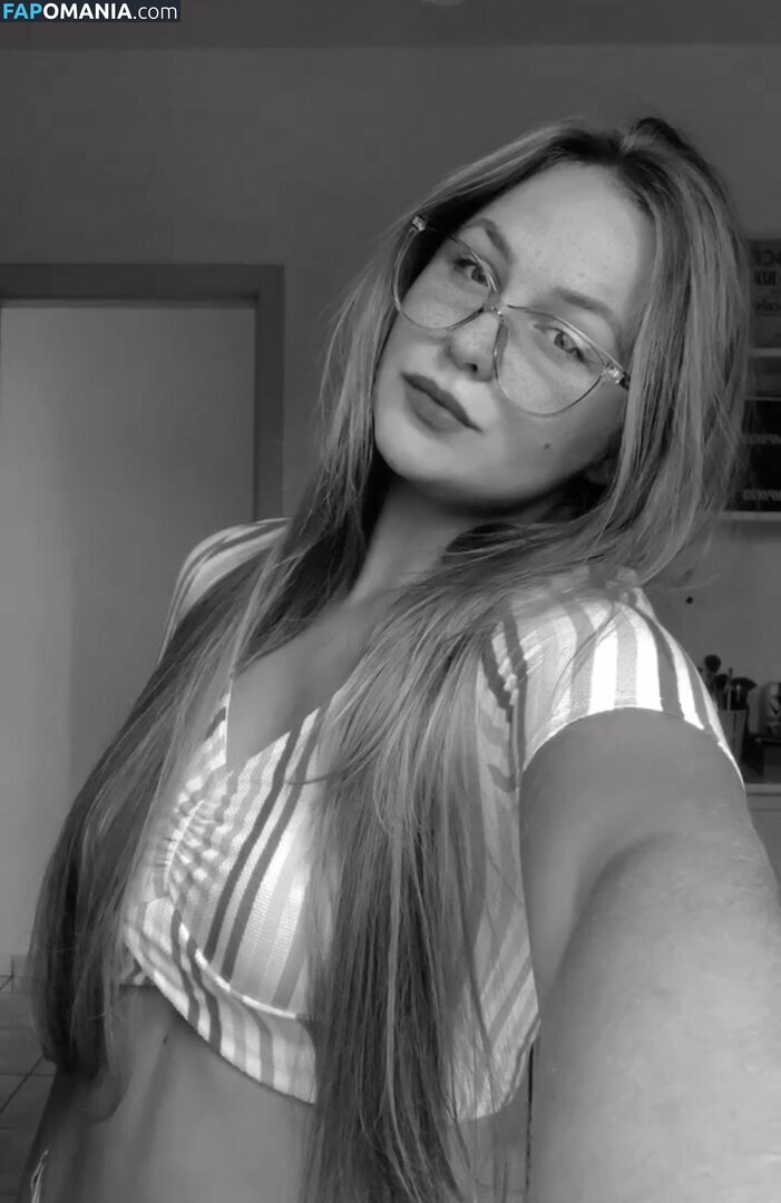 Emilly Schellmann / _emillyschellmann Nahý OnlyFans  Uniklá fotka #35