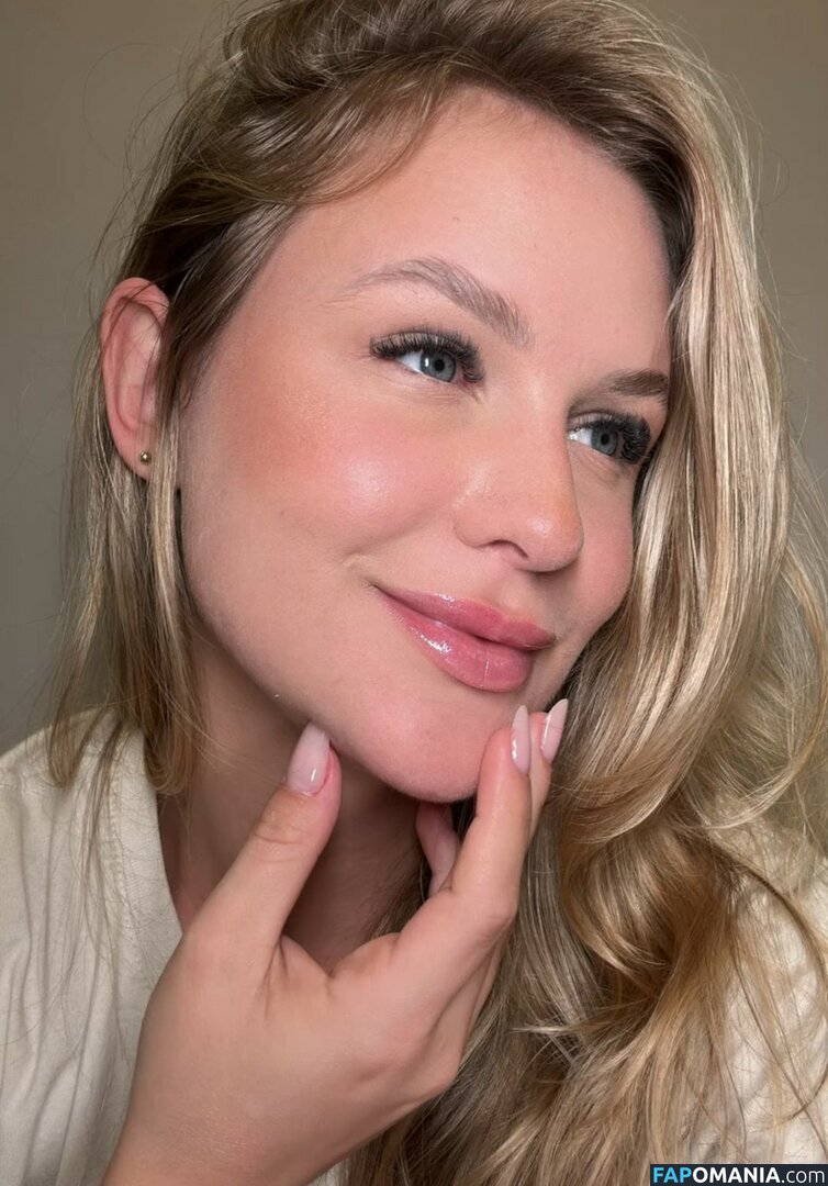 Emilly Schellmann / _emillyschellmann Nahý OnlyFans  Uniklá fotka #37
