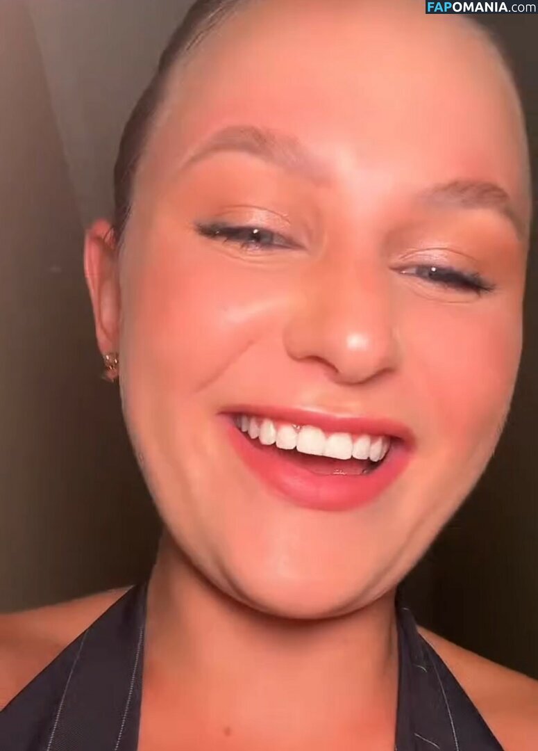 Emilly Schellmann / _emillyschellmann Nahý OnlyFans  Uniklá fotka #40