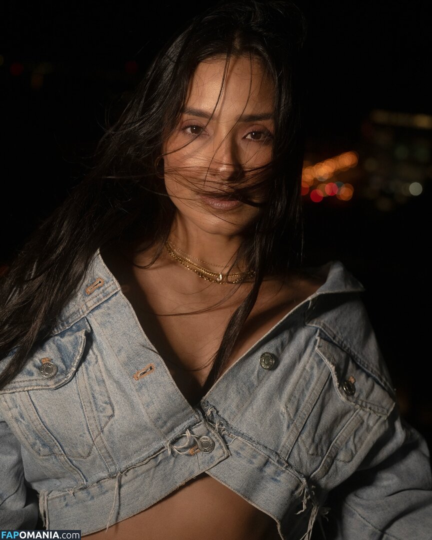 Emily Alabi / emilyalabi / https: Nahý OnlyFans  Uniklá fotka #13