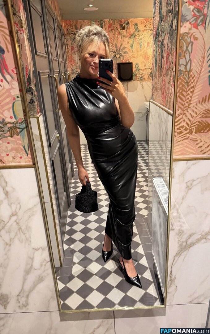 Emily Atack / emilyatack Nahý OnlyFans  Uniklá fotka #13