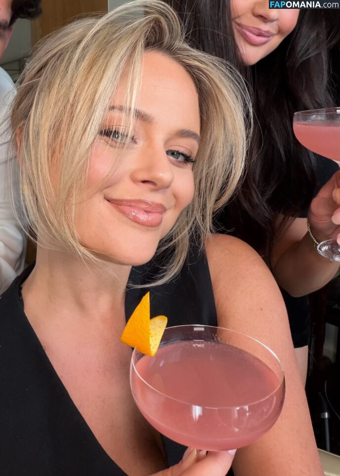 Emily Atack / emilyatack Nahý OnlyFans  Uniklá fotka #15