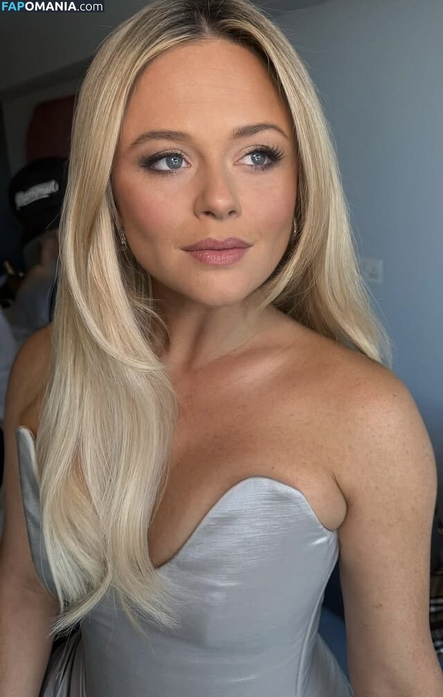 Emily Atack / emilyatack Nahý OnlyFans  Uniklá fotka #24