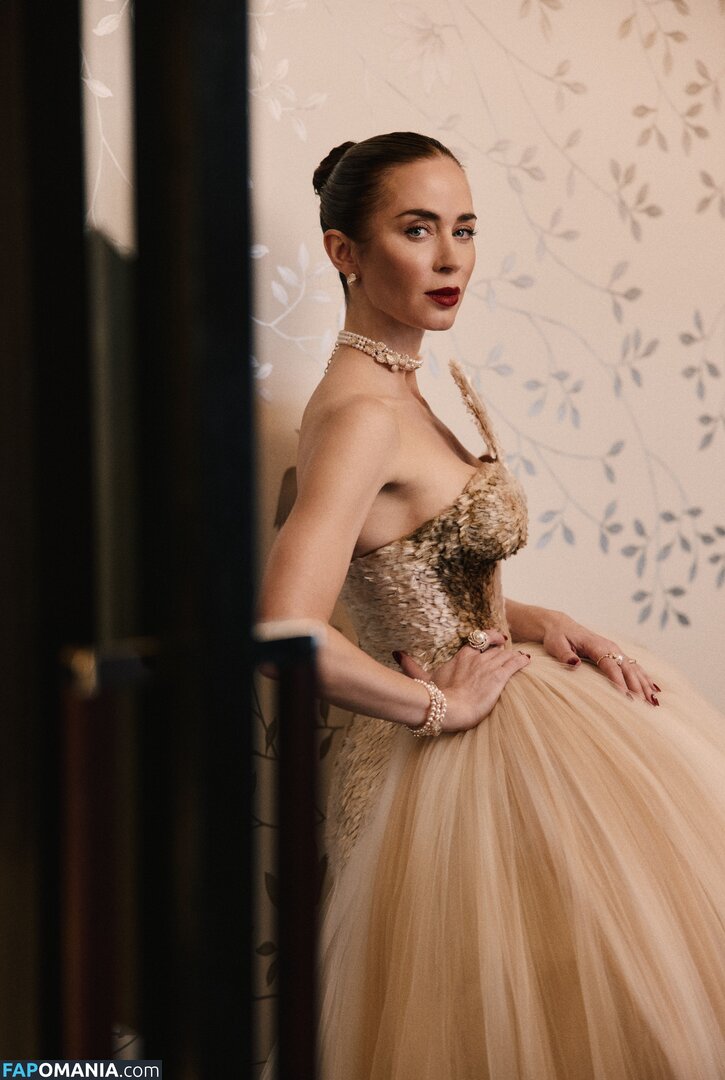 Emily Blunt / _emily_blunt_ / twogirlsoneblunt Nahý OnlyFans  Uniklá fotka #463