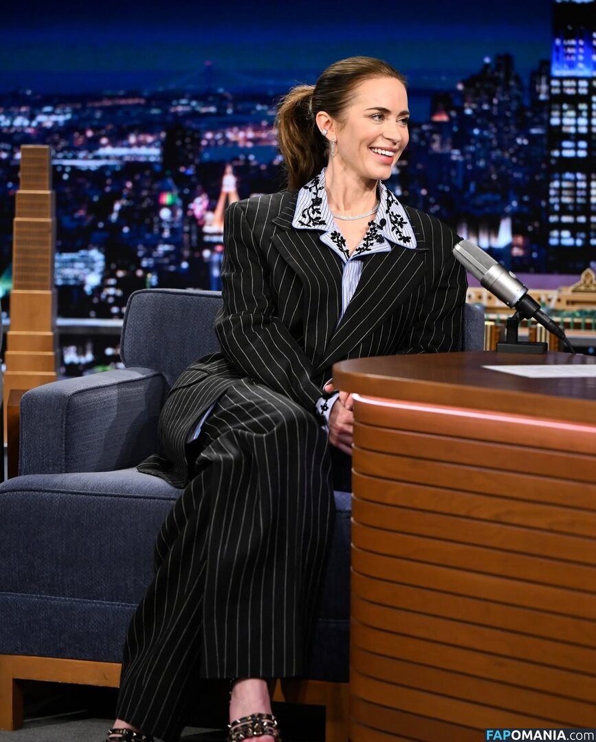 Emily Blunt / _emily_blunt_ / twogirlsoneblunt Nahý OnlyFans  Uniklá fotka #467