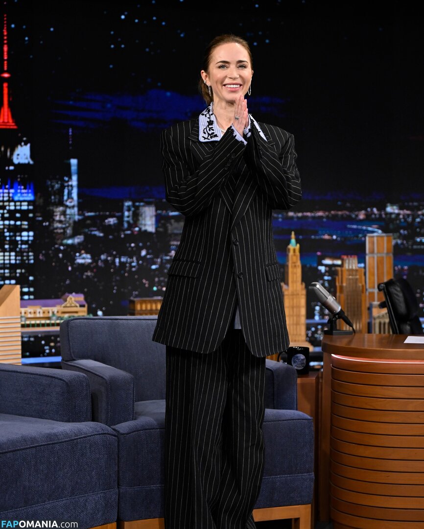 Emily Blunt / _emily_blunt_ / twogirlsoneblunt Nahý OnlyFans  Uniklá fotka #470