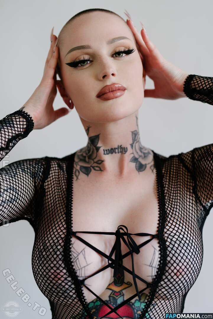 Emily Boring / embodoe / https: Nahý OnlyFans  Uniklá fotka #1
