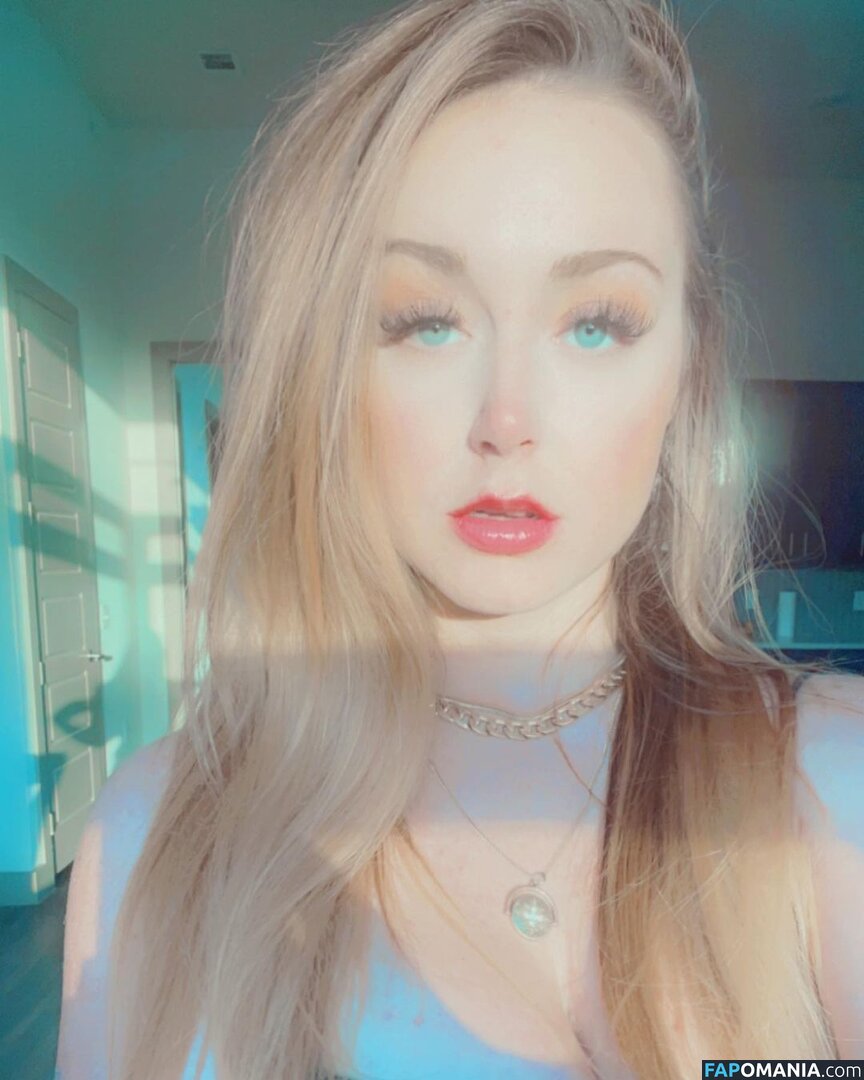 Emily James Nahý OnlyFans  Uniklá fotka #1