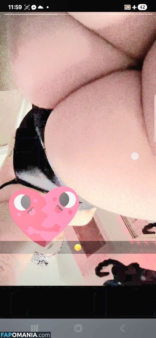 Emily Carr / Emuliyah Ayles / emarie4002 Nahý OnlyFans  Uniklá fotka #1