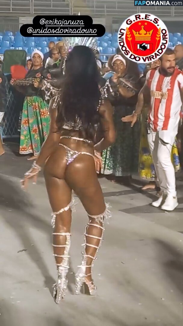 Erika Januza / erikajanuza Nahý OnlyFans  Uniklá fotka #2