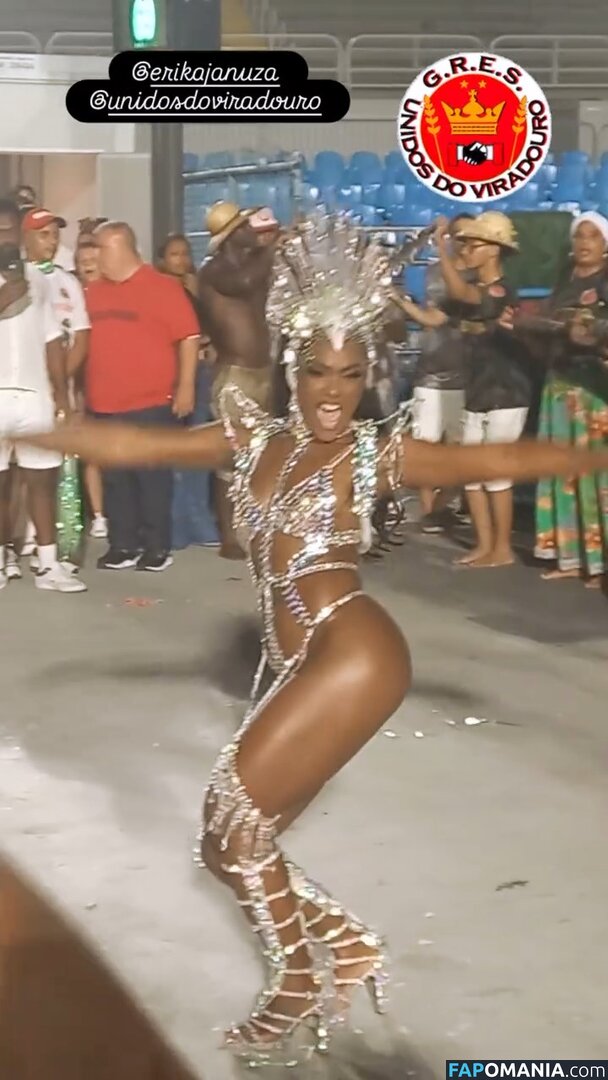 Erika Januza / erikajanuza Nahý OnlyFans  Uniklá fotka #3