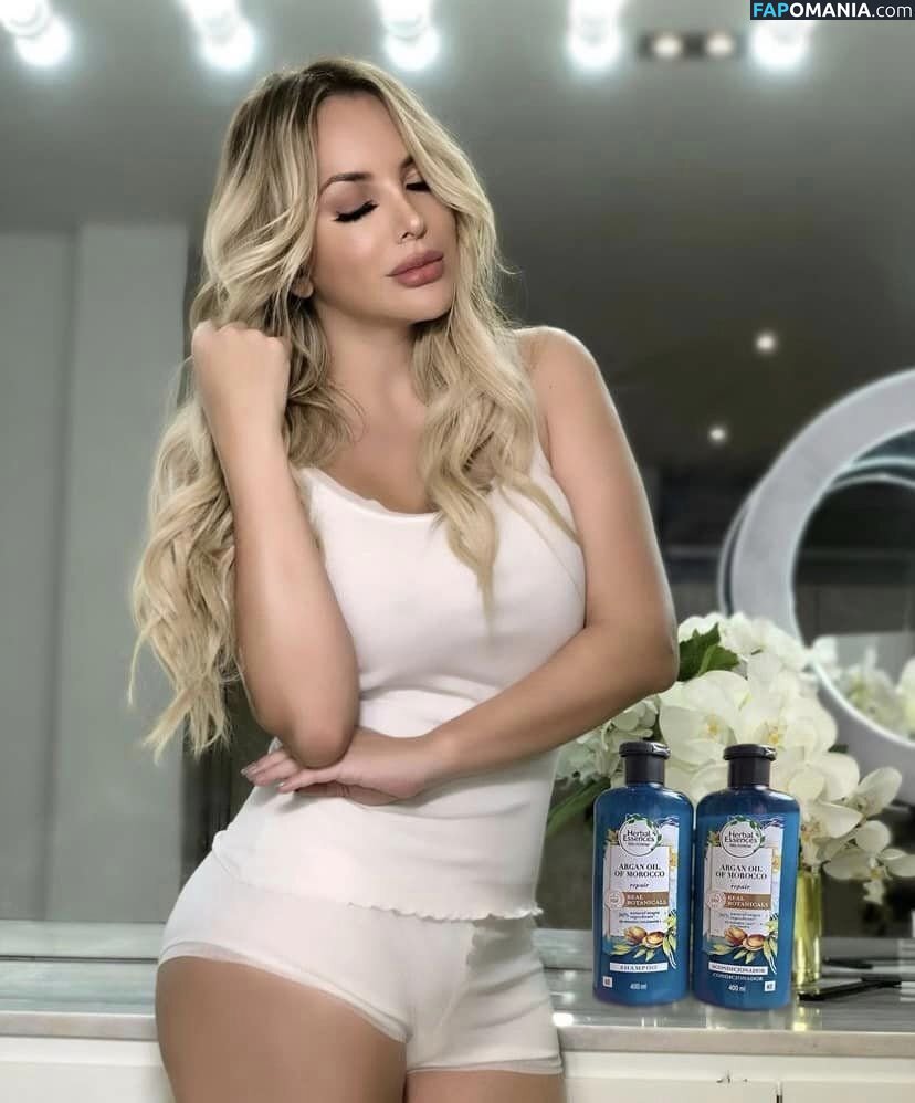 Erika Velez Nahý OnlyFans  Uniklá fotka #2