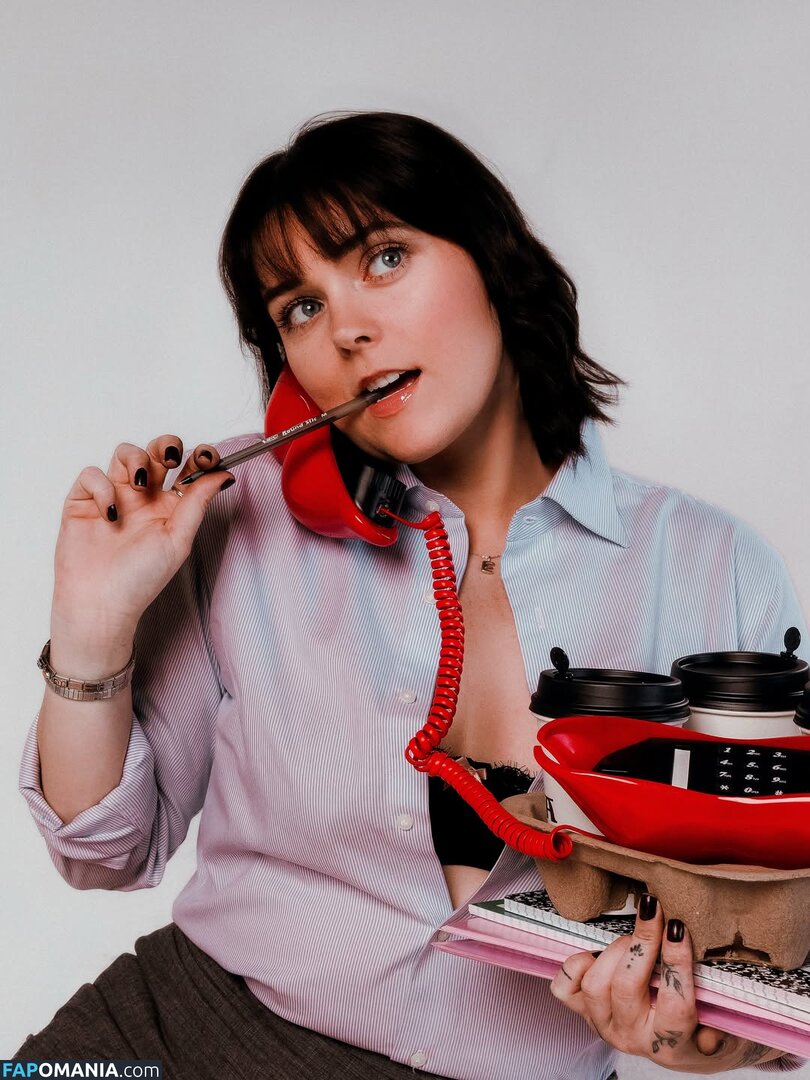 Erin Dougal / Smosh / erindougal Nahý OnlyFans  Uniklá fotka #13