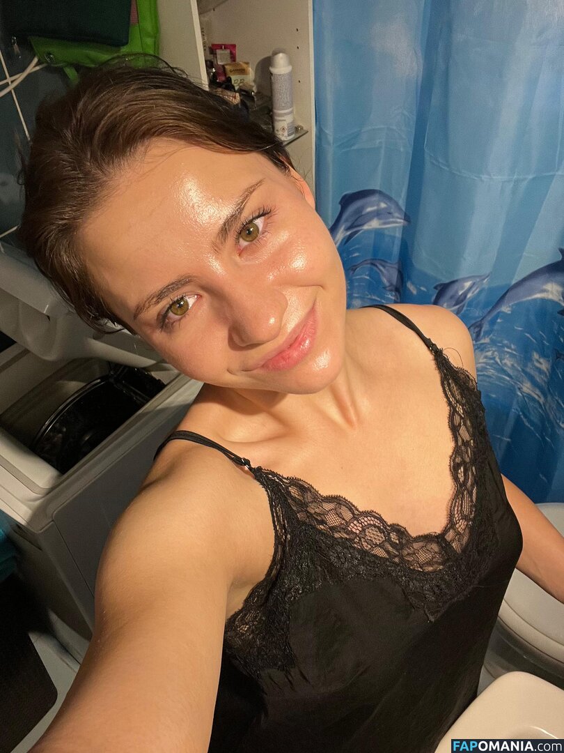 Evermoist Nahý OnlyFans  Uniklá fotka #13