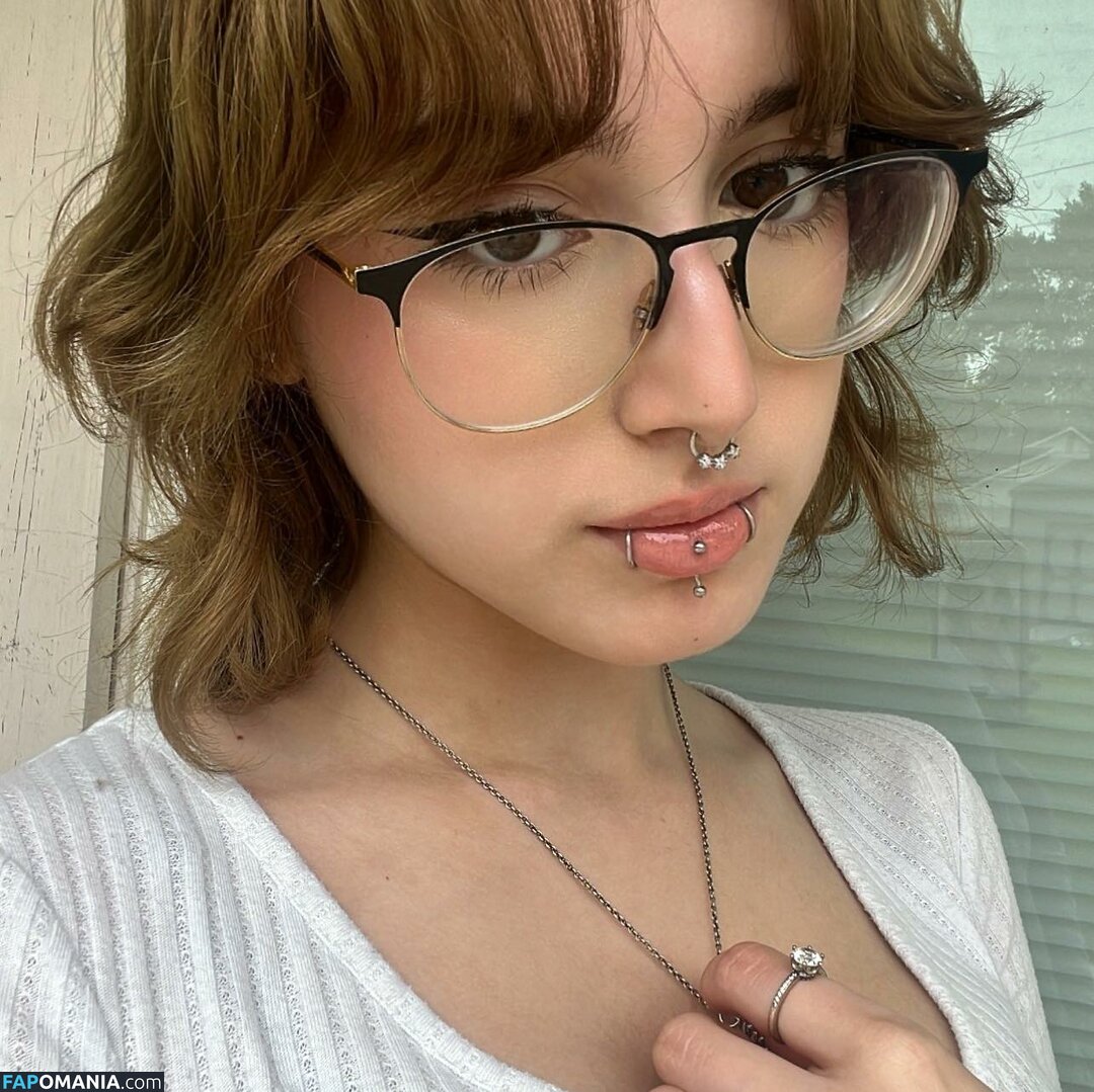 faeree / faevrise Nahý OnlyFans  Uniklá fotka #6