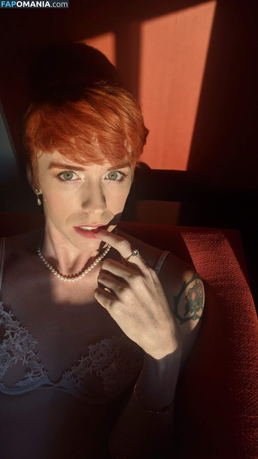 Faye Holloway / FayeHollowayOH / fayeholloway_ Nahý OnlyFans  Uniklá fotka #3