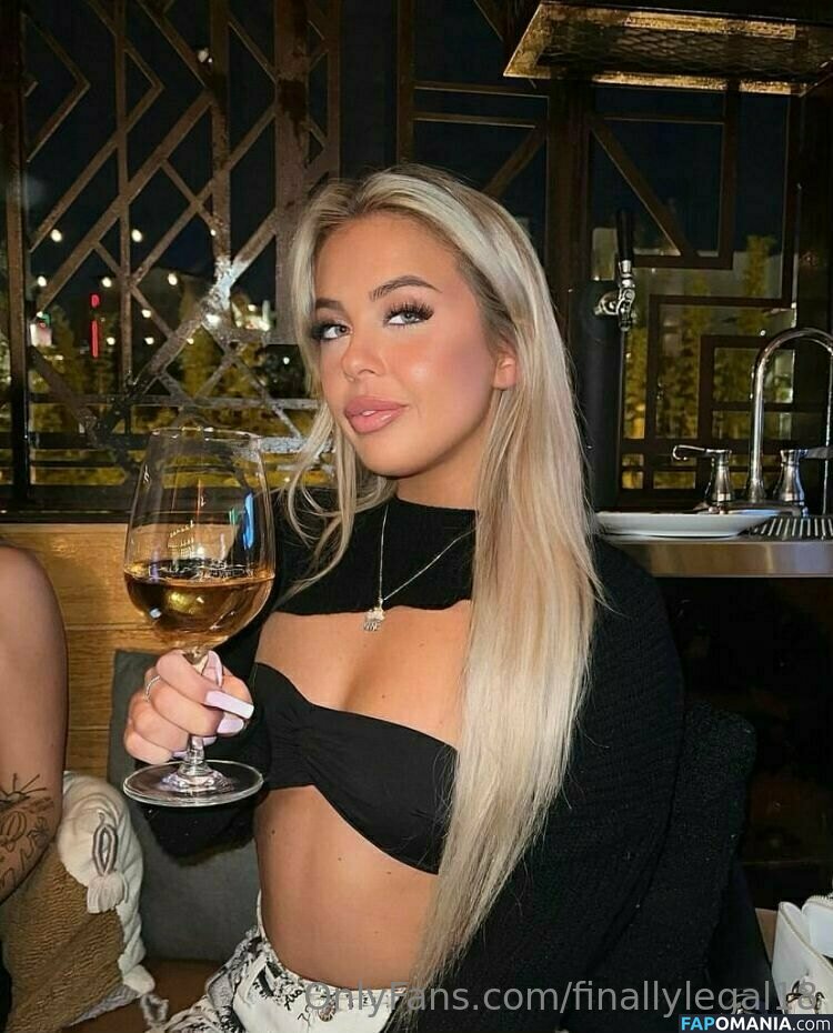 finallylegal18 / hazel_beauti Nahý OnlyFans  Uniklá fotka #472