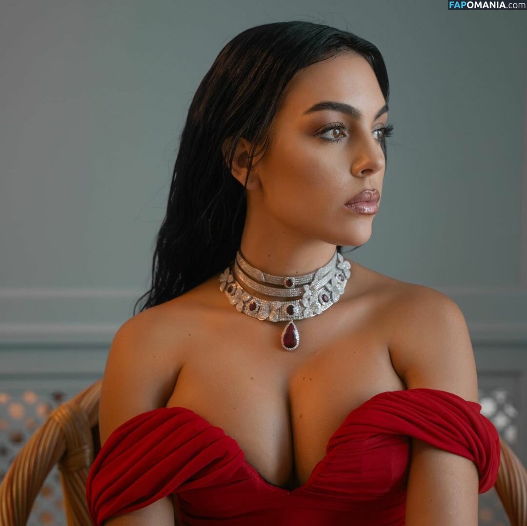 Georgina Rodriguez / georginagio Nahý OnlyFans  Uniklá fotka #30